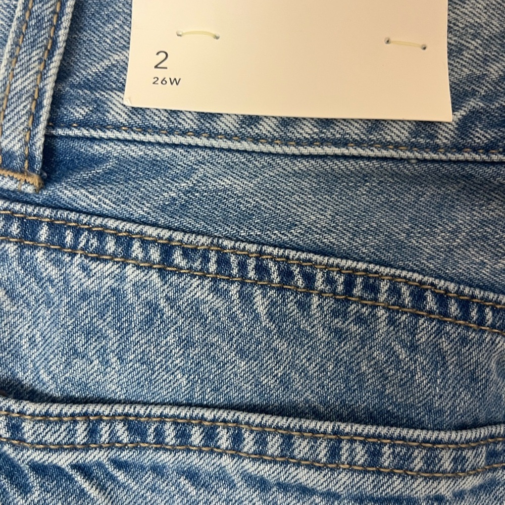 American Eagle Mom Shorts High Rise Denim Cuffed NWT Size 2 casual - Picture 6 of 6